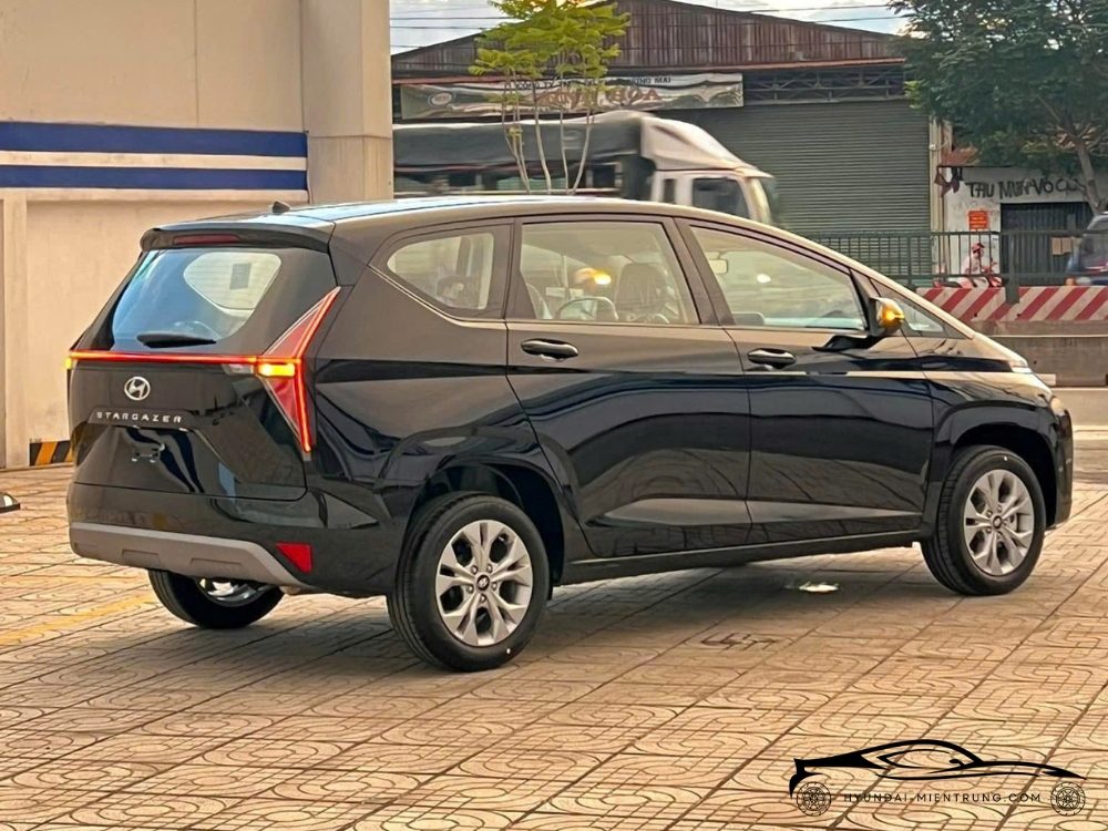 Hình ảnh xe Hyundai Stargazer Tiêu Chuẩn màu Đen 2025