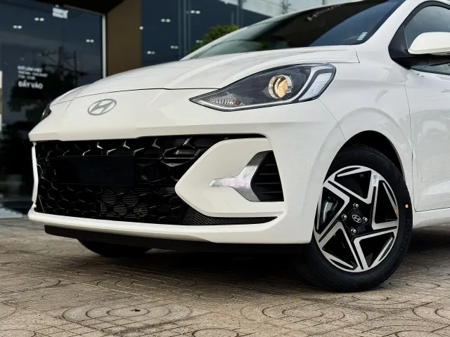 Hyundai Grand i10 Hatchback – ảnh xe hyundai grand i10 hatchback màu trắng