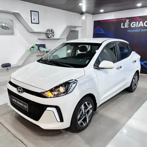 Hyundai Grand i10 Sedan – ảnh xe hyundai grand i10 sedan at màu trắng
