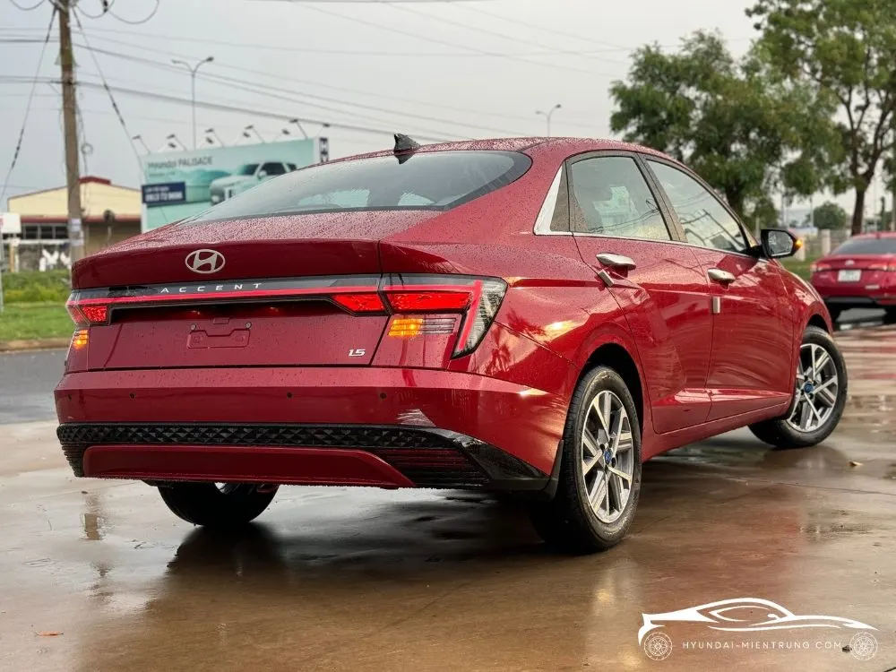 Hình ảnh xe Hyundai Accent AT Cao Cấp màu Đỏ 2025