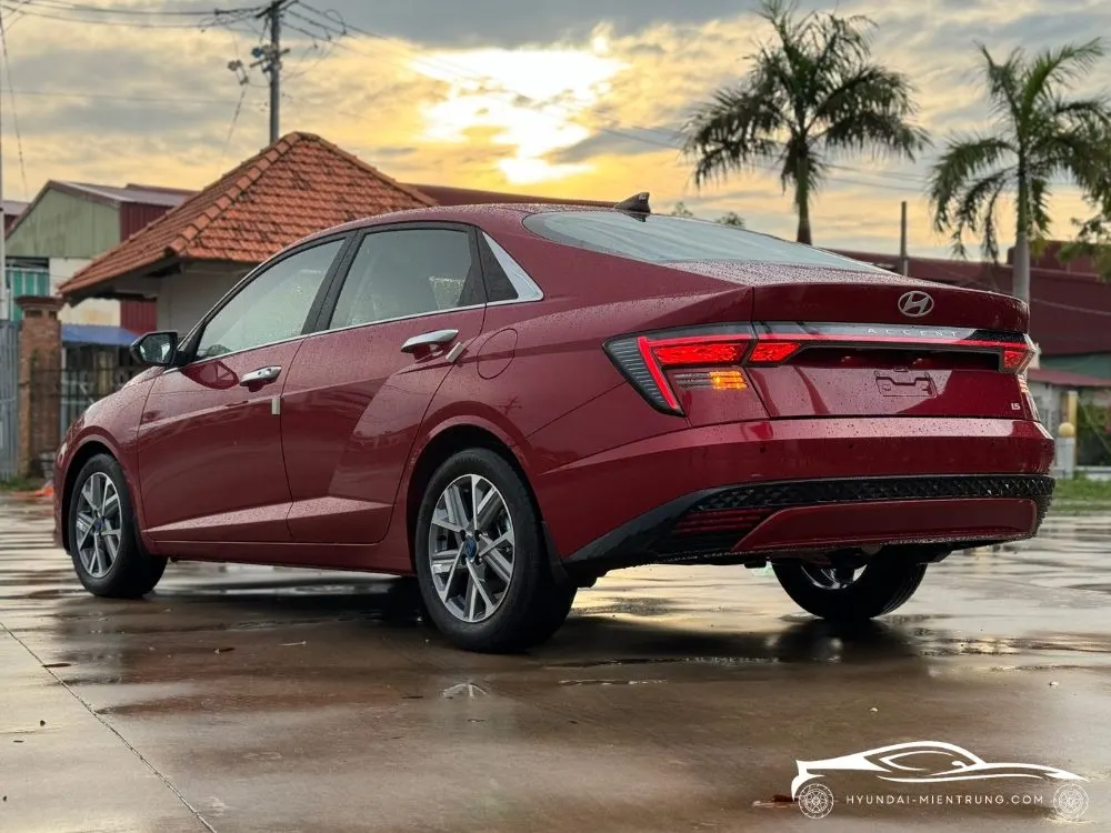 Hình ảnh xe Hyundai Accent AT Cao Cấp màu Đỏ 2025