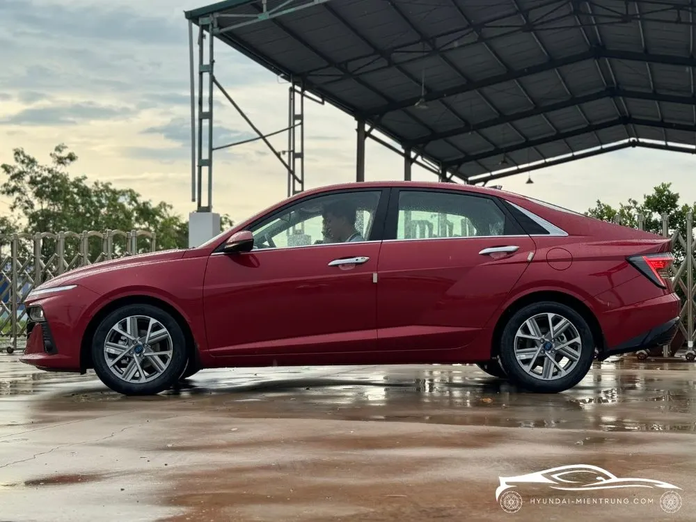 Hình ảnh xe Hyundai Accent AT Cao Cấp màu Đỏ 2025