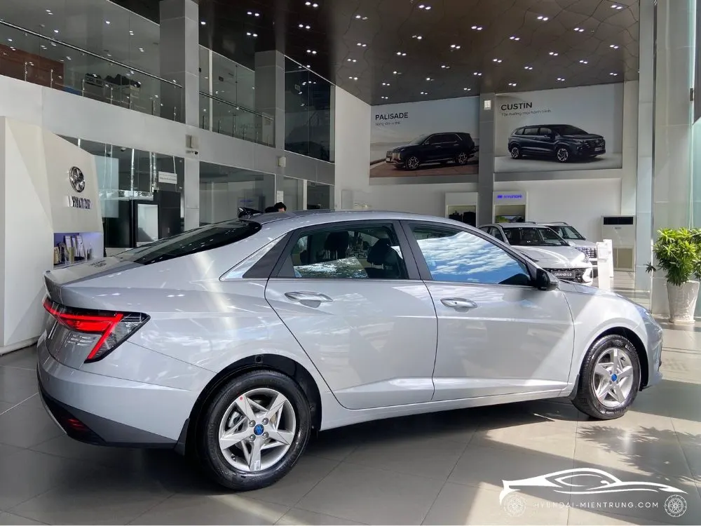 Hình ảnh xe Hyundai Accent AT Đặc Biệt màu Bạc 2025