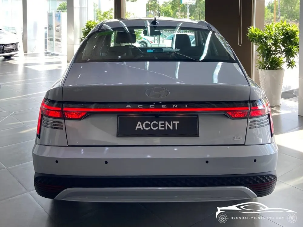 Hình ảnh xe Hyundai Accent AT Đặc Biệt màu Bạc 2025