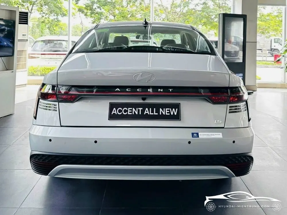 Hình ảnh xe Hyundai Accent AT Đặc Biệt màu Bạc 2025