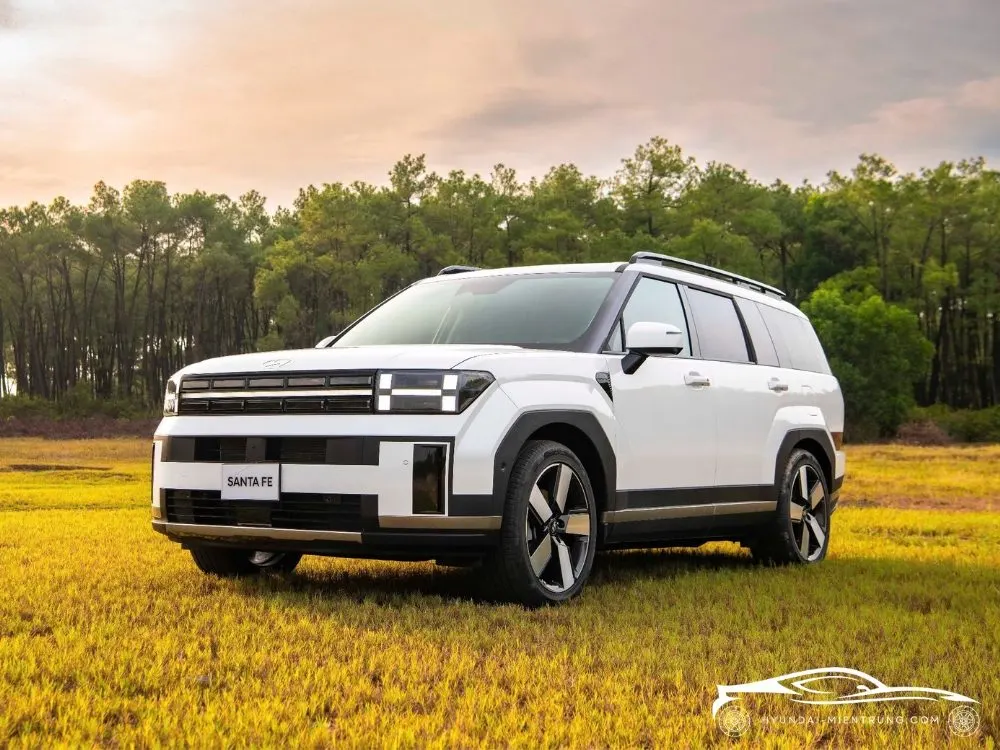 Hình ảnh xe Hyundai SantaFe Prestige màu trắng 2025