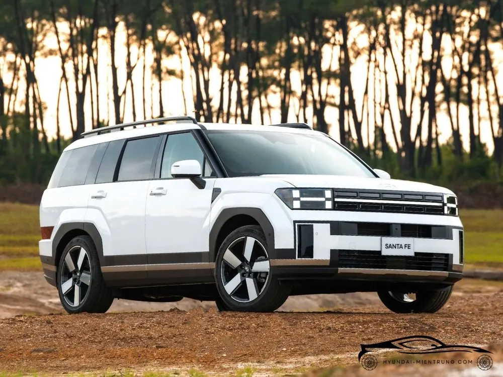 Hình ảnh xe Hyundai SantaFe Prestige màu trắng 2025