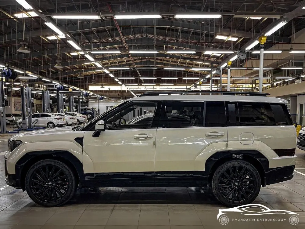 Hình ảnh xe Hyundai SantaFe Calligraphy Turbo màu trắng 2025