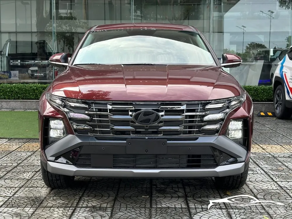 Hình ảnh ngoại thất xe Hyundai Tucson Xăng Đặc Biệt màu Đỏ 2025