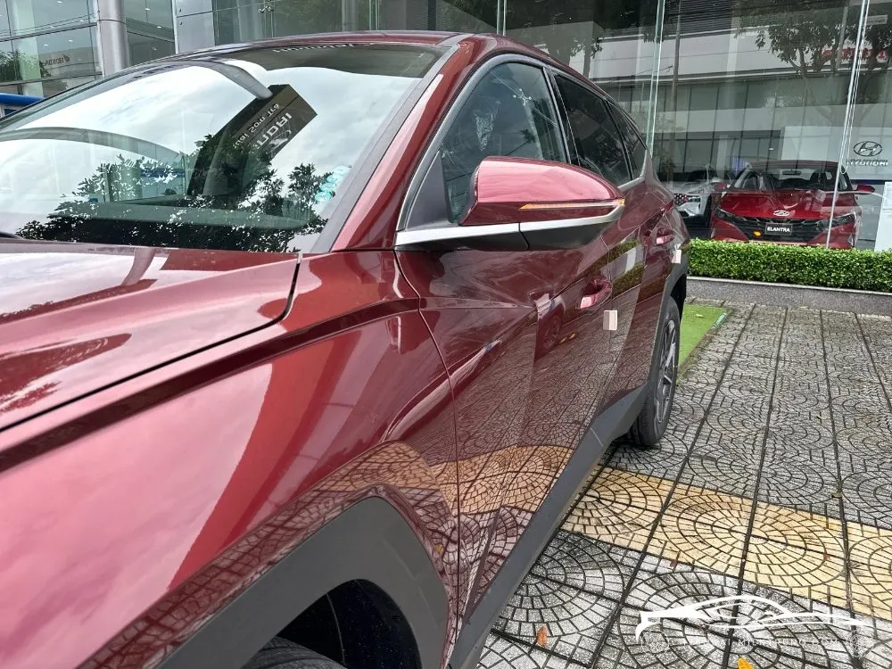 Hình ảnh ngoại thất xe Hyundai Tucson Xăng Đặc Biệt màu Đỏ 2025