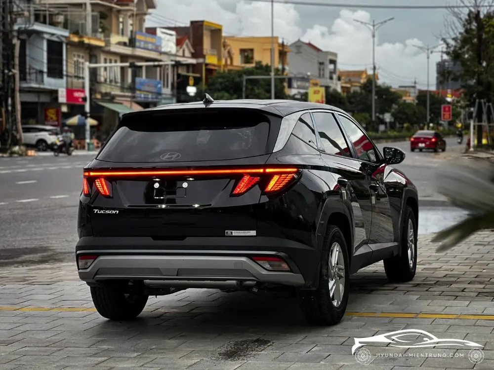 Hình ảnh xe Hyundai Tucson Tiêu Chuẩn màu Trắng 2025