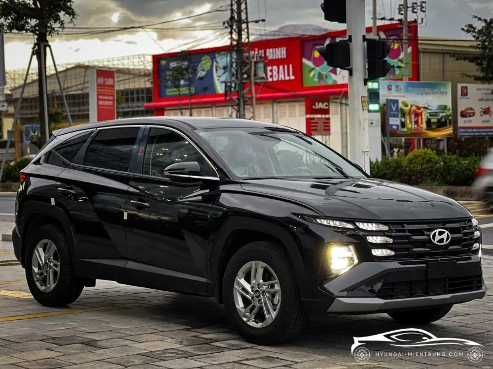 Hình ảnh xe Hyundai Tucson Tiêu Chuẩn màu Trắng 2025