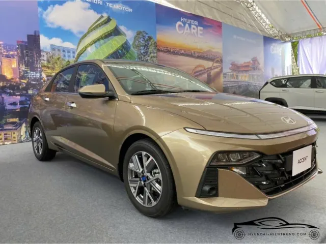 Hình ảnh xe Hyundai Accent AT cao cấp màu Vàng Cát