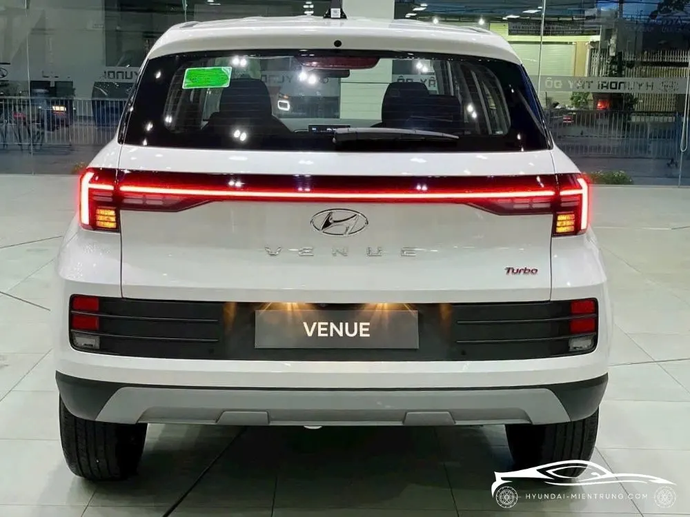 Hình ảnh xe Hyundai Venue Tiêu Chuẩn màu Trắng 2025