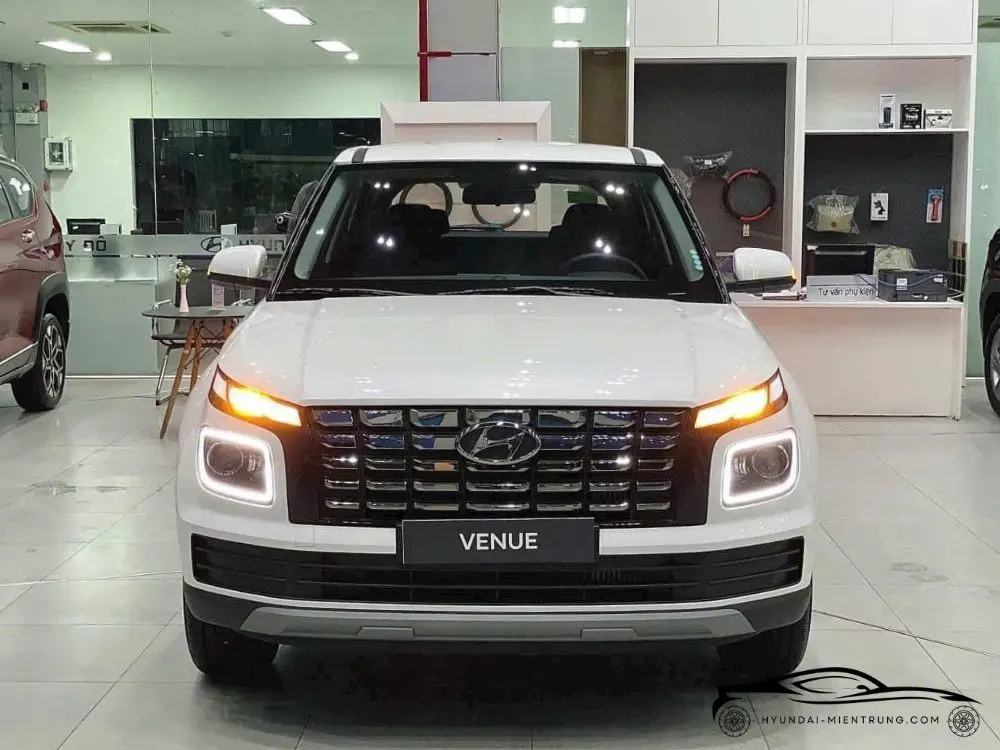 Hình ảnh xe Hyundai Venue Tiêu Chuẩn màu Trắng 2025