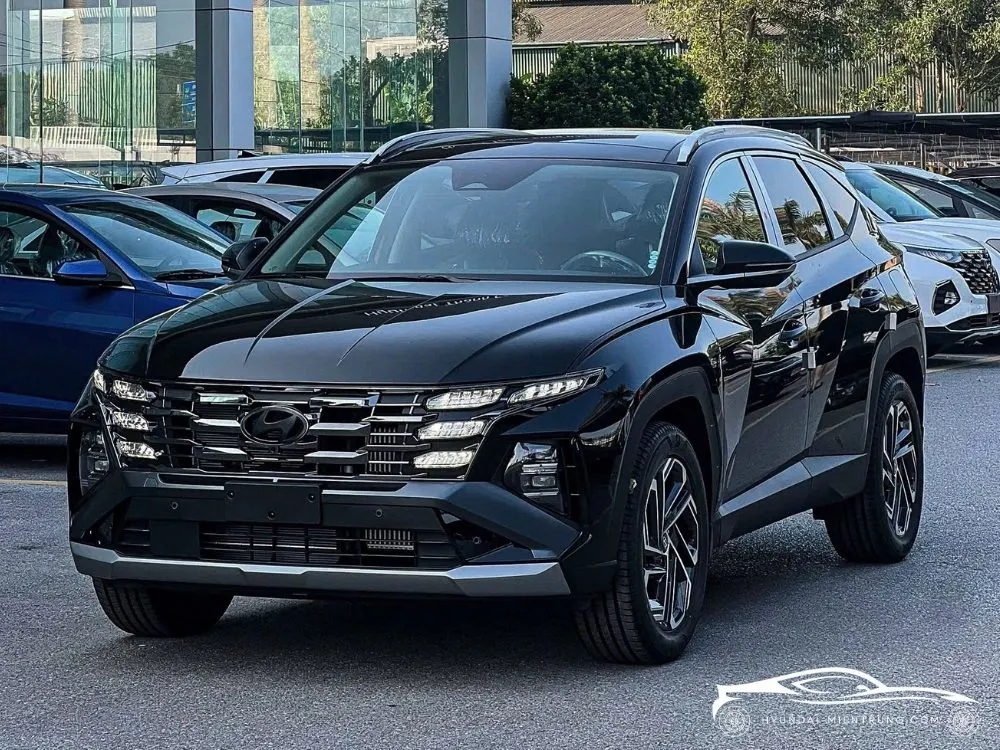 Hình ảnh xe Hyundai Tucson Turbo màu Đen 2025