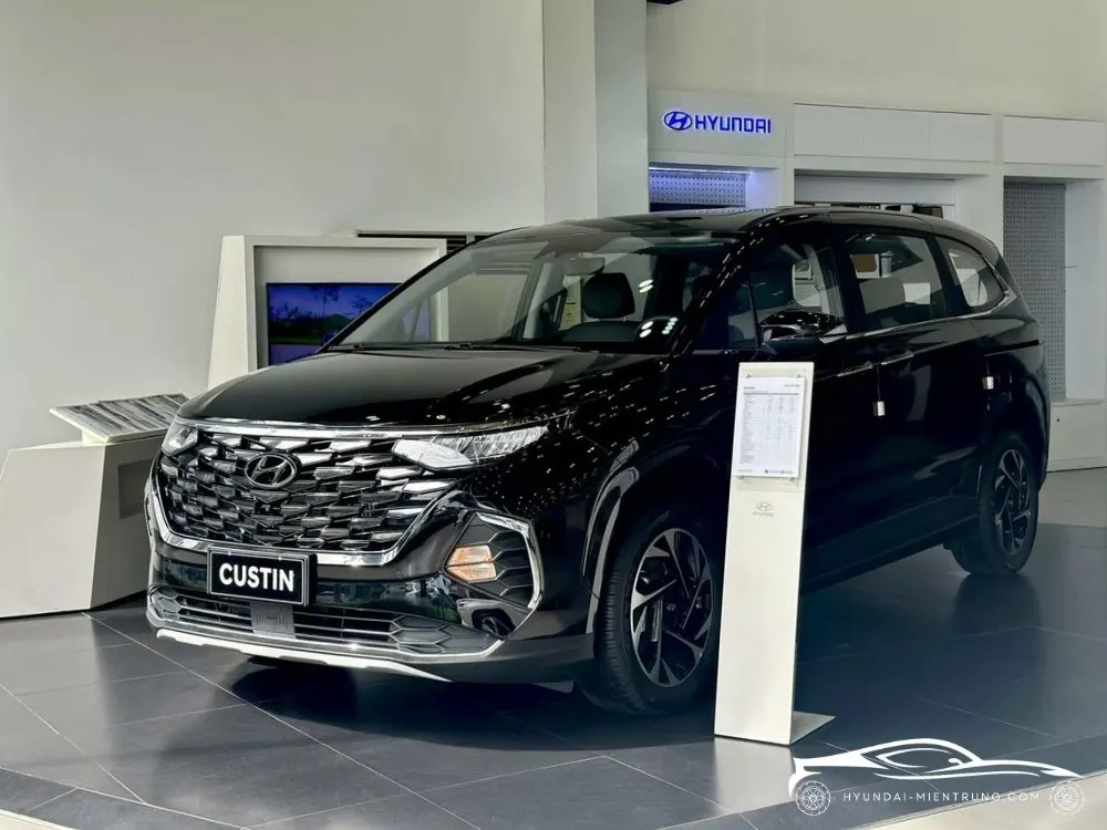 Hình ảnh xe Hyundai Custin 2.0T Cao Cấp màu Đen 2025