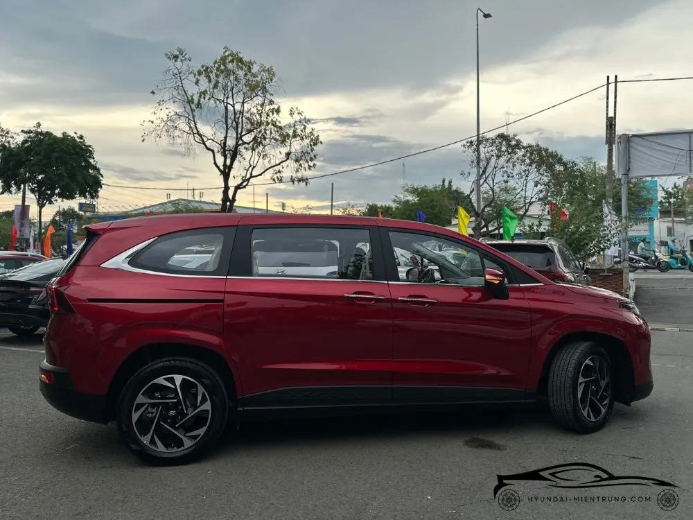 Hình ảnh xe Hyundai Custin 2.0T Cao Cấp màu Đỏ 2025