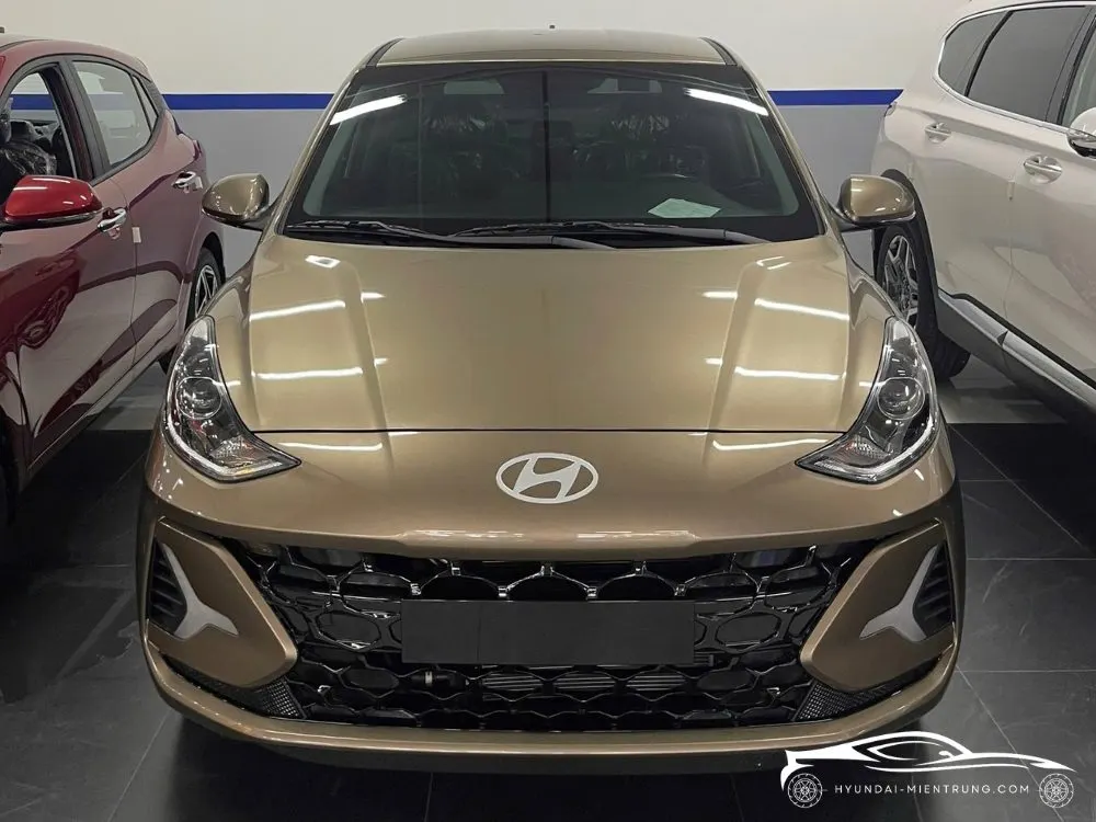 Hình ảnh xe Hyundai Grand I10 Hatchback AT màu Vàng Cát 2025