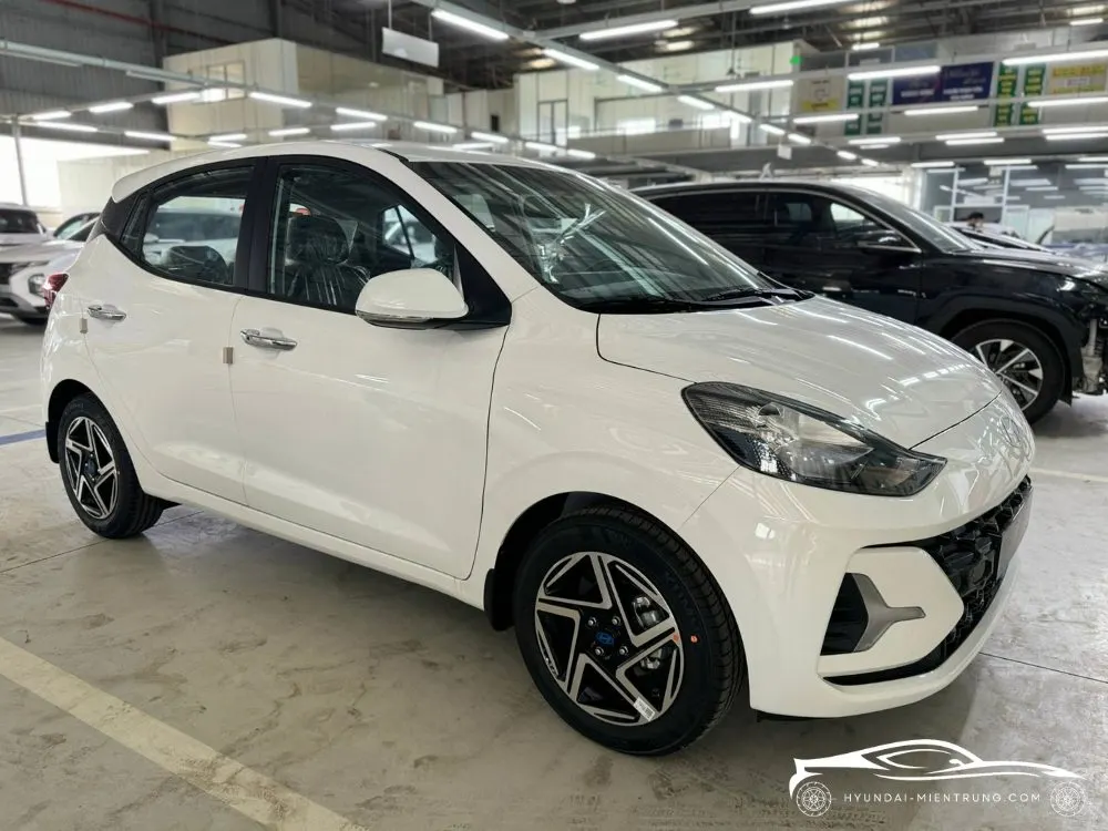 Hình ảnh xe Hyundai Grand I10 Hatchback AT Tiêu Chuẩn màu Trắng 2025