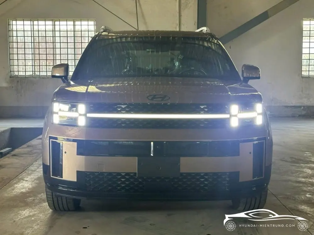 Hình ảnh xe Hyundai SantaFe Calligraphy Turbo màu Vàng Cát 2025