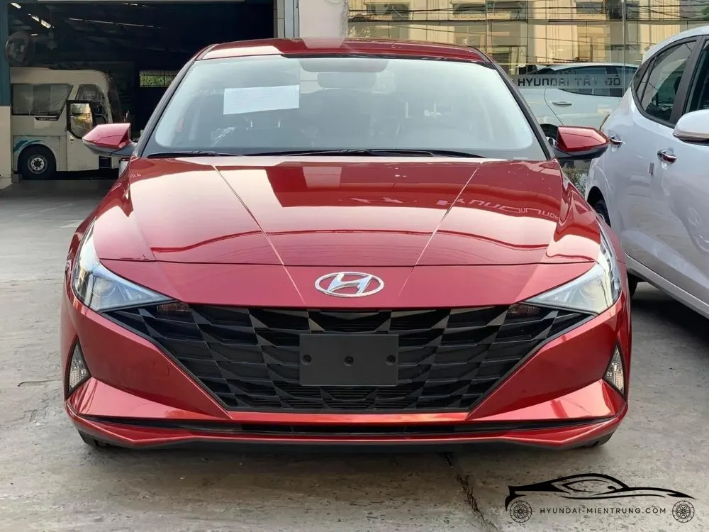 Hình ảnh xe Hyundai Elantra Tiêu Chuẩn màu Đỏ 2025