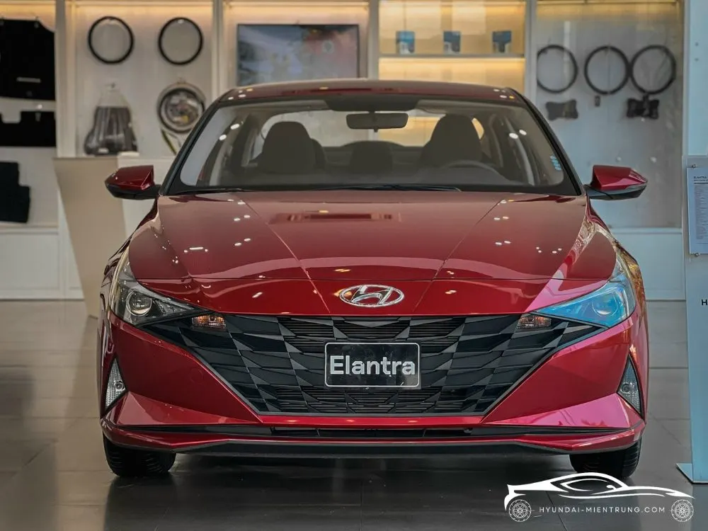 Hình ảnh xe Hyundai Elantra Tiêu Chuẩn màu Đỏ 2025