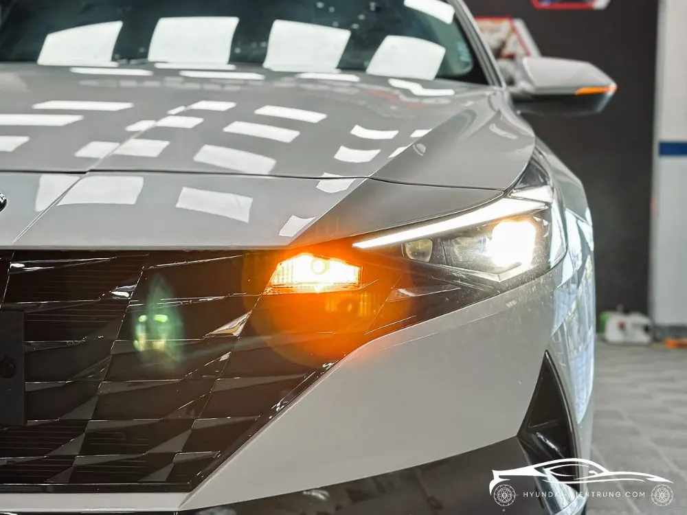Hình ảnh xe Hyundai Elantra 1.6 AT màu Trắng 2025