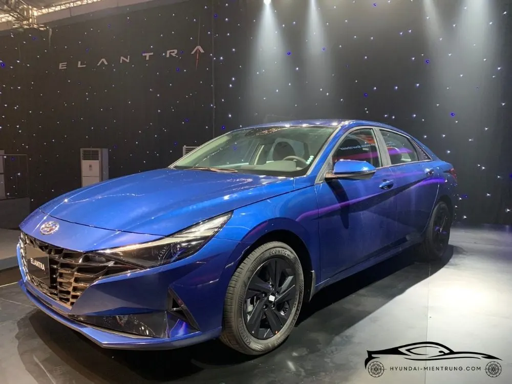 Hình ảnh xe Hyundai Elantra 1.6 AT màu Xanh Dương 2025
