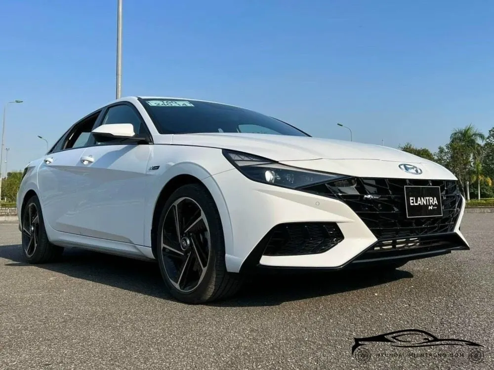 Hình ảnh xe Hyundai Elantra N-Line màu Trắng 2025