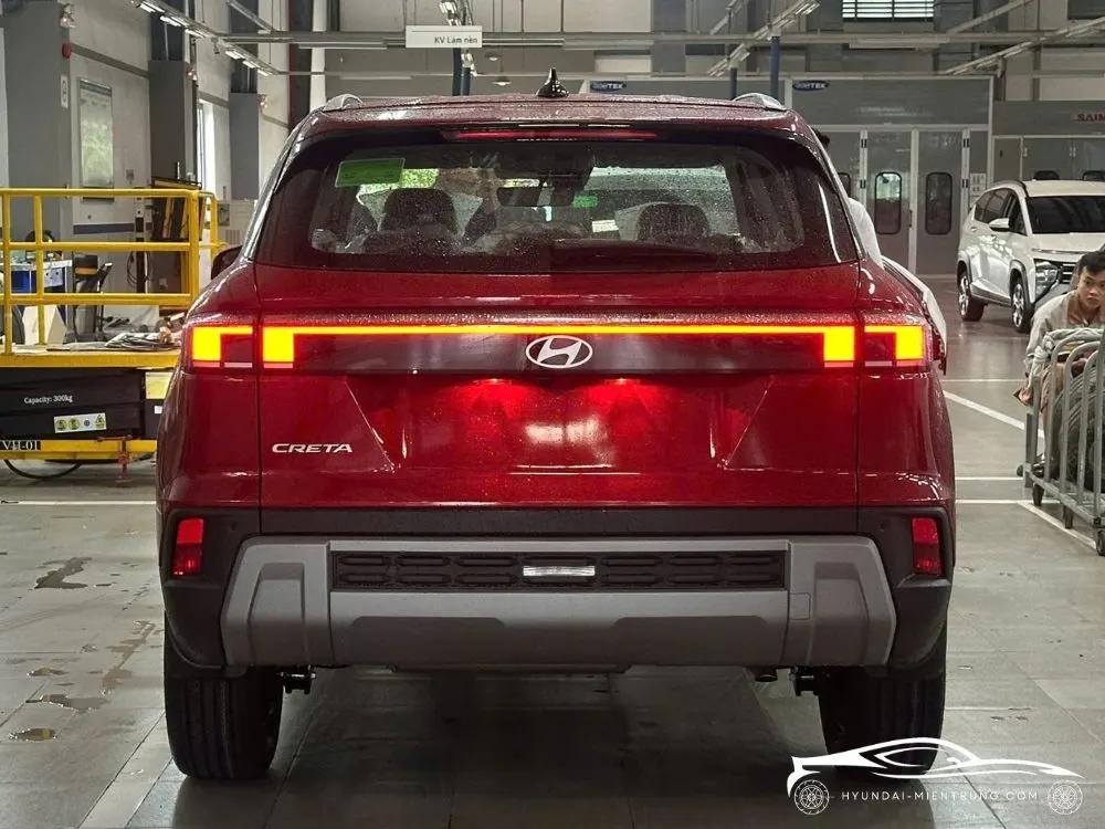 ảnh xe hyundai creta cao cấp màu đỏ 2025